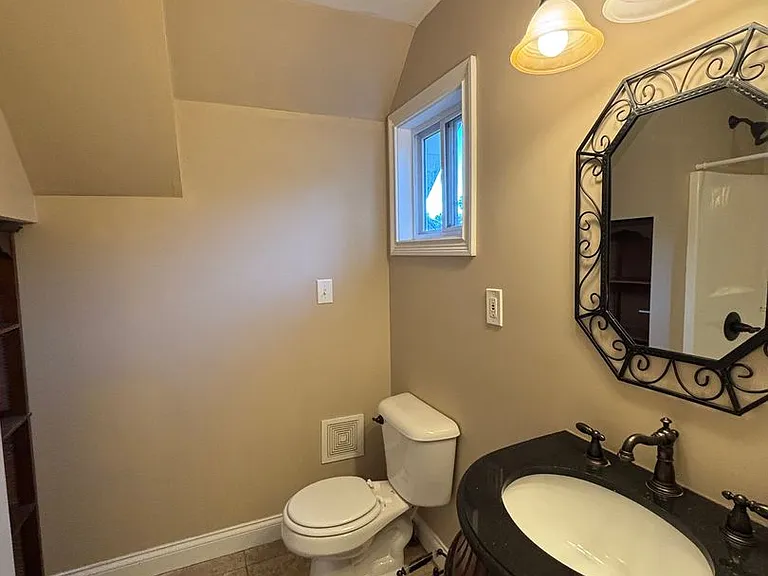 1305 Forest Ave — Photo 27