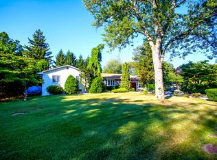 40 Locust Grove Dr, Clark, NJ 07066