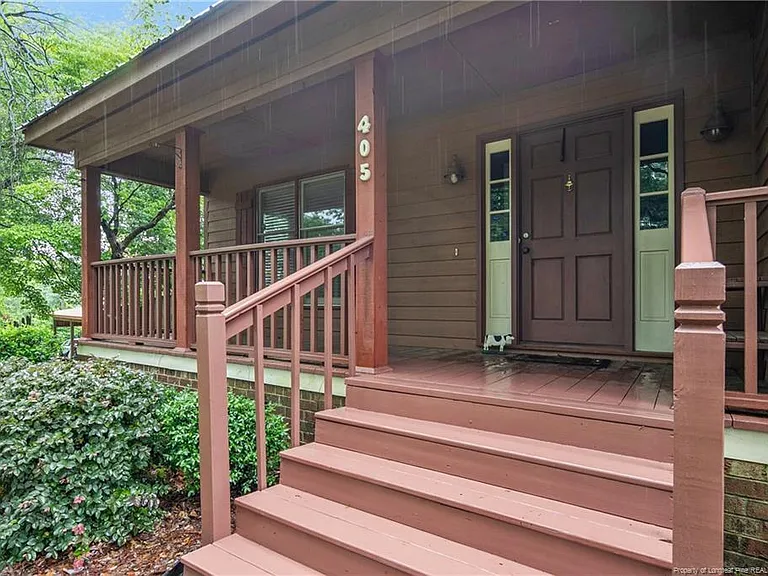 405 Bannerman Ct — Photo 4