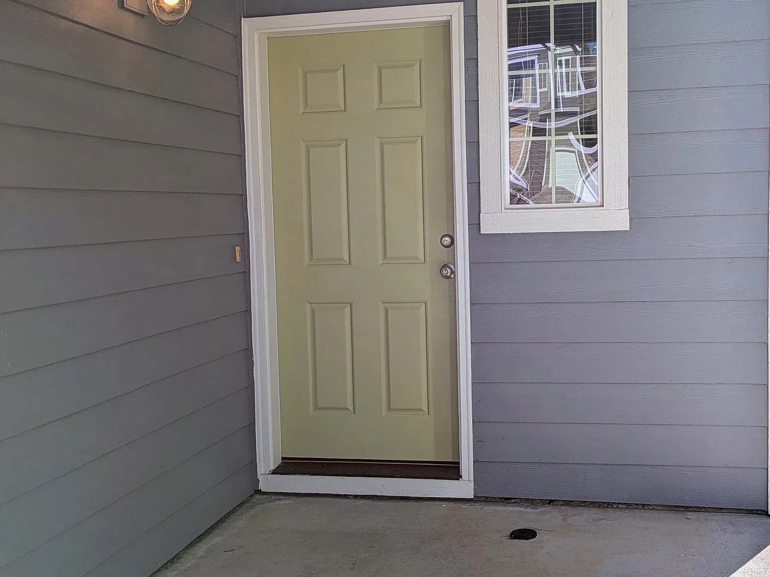 3 bed, 2.5 bath, 1271 sqft, $2,150 — Photo 2