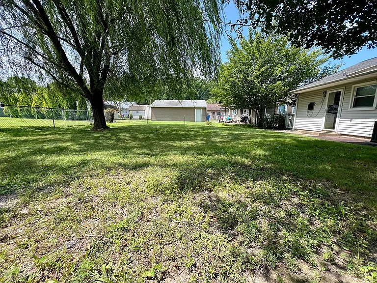 4604 David Dr — Photo 31