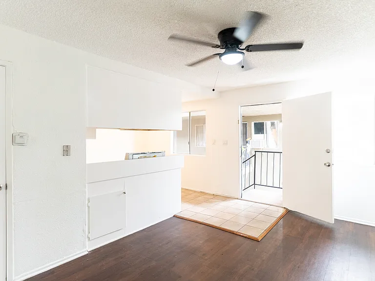 3301 Griffin Ave #12 — Photo 1