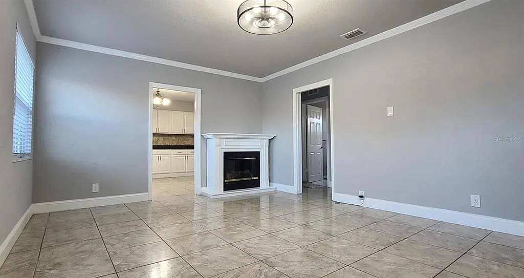 3 bed, 3.0 bath, 1522 sqft, $2,985 — Photo 3