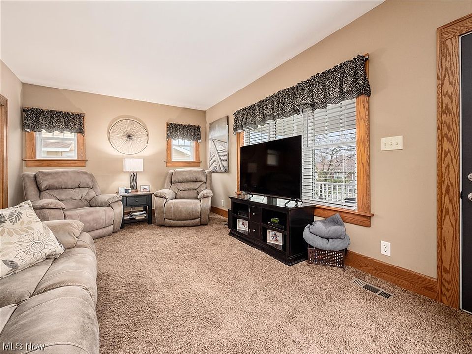 720 Brown St, Zanesville, OH 43701 Zillow