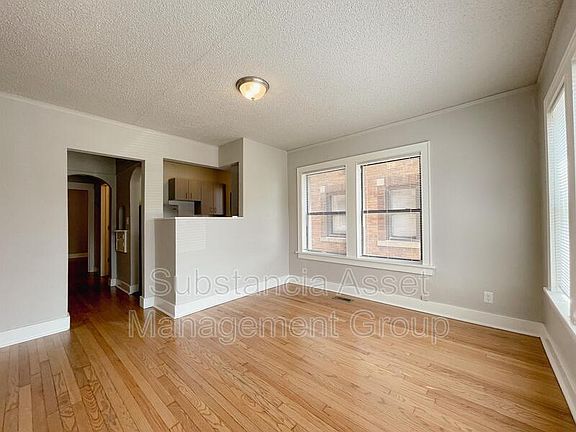 2nd image of 831 East Dr APT 3
