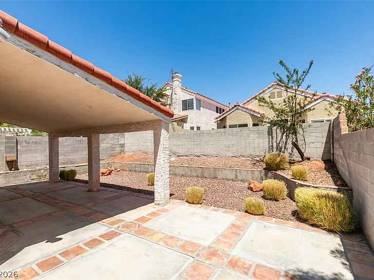 9712 Peacock Hill Cir — Photo 63