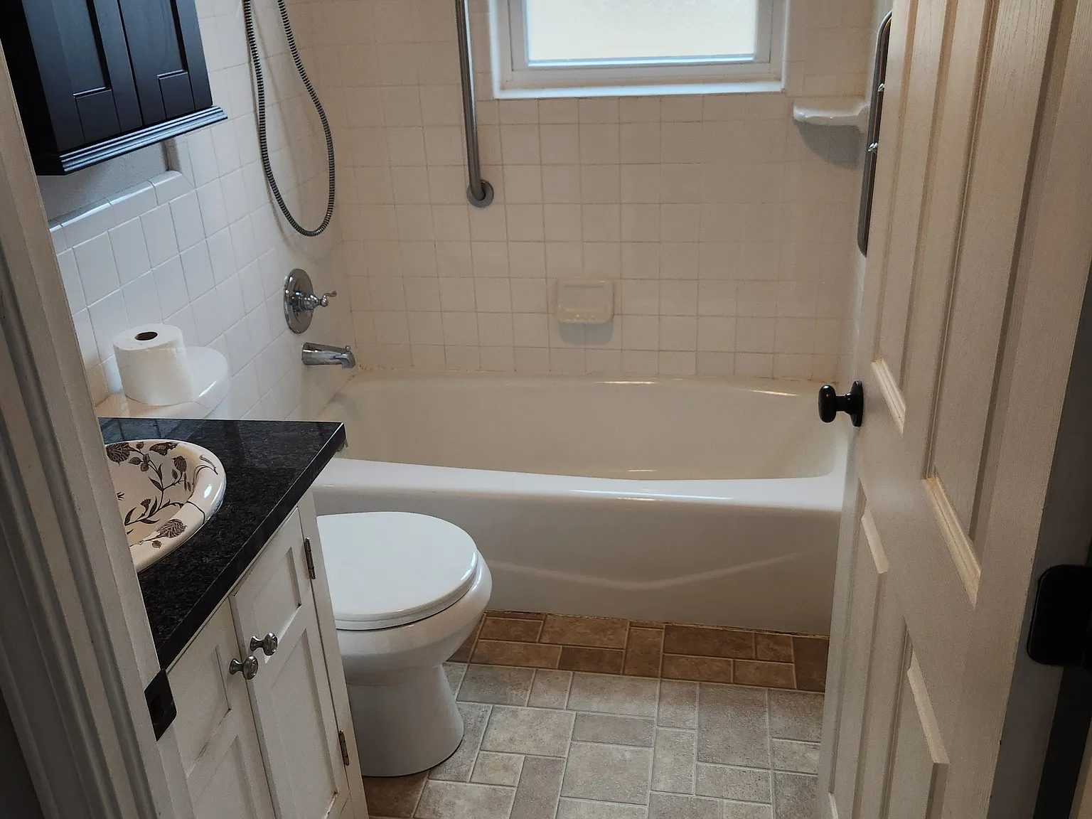 2 bed, 1121 sqft, $1,450 — Photo 4