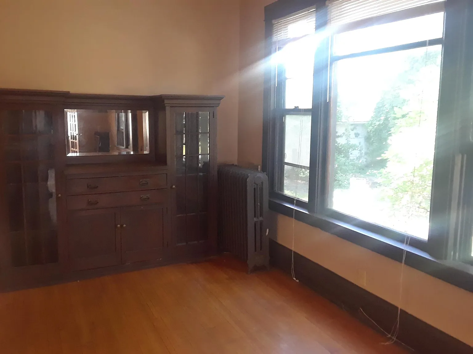 3 bed, 1200 sqft, $1,650 — Photo 3