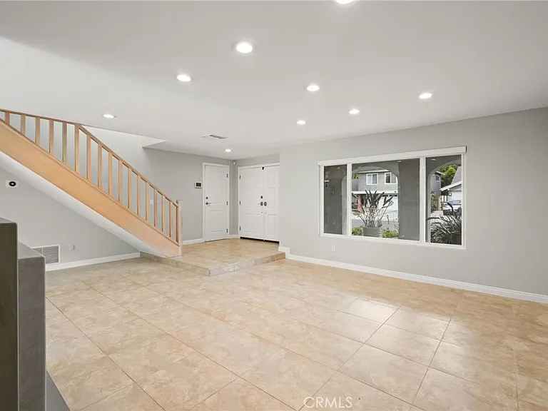 6215 Hesperia Ave — Photo 6