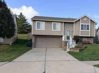 17228 Taylor St, Omaha, NE 68116