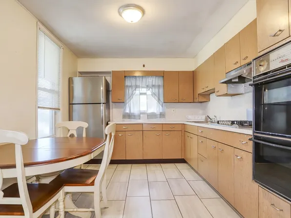 911 17th Street image 7 of 16