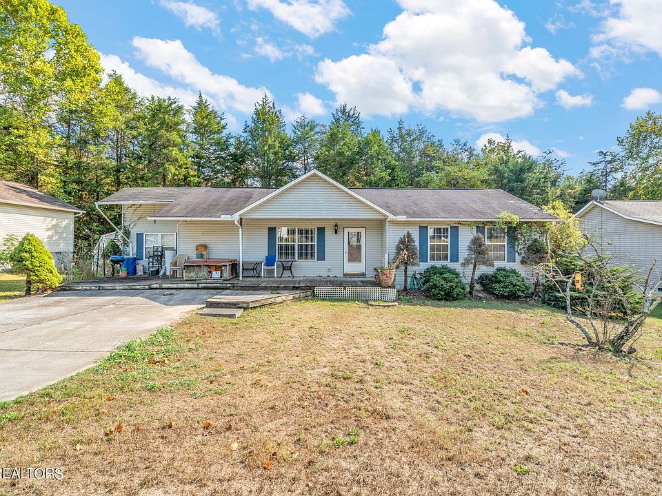 1st image of 912 Cypress Ln