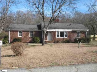 105 Hill St, Greer, SC 29651