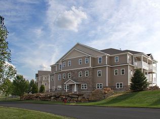 10 Stoneledge Dr APT 9, Troy, NY 12182