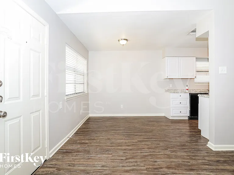 5019 Monteith Dr — Photo 4