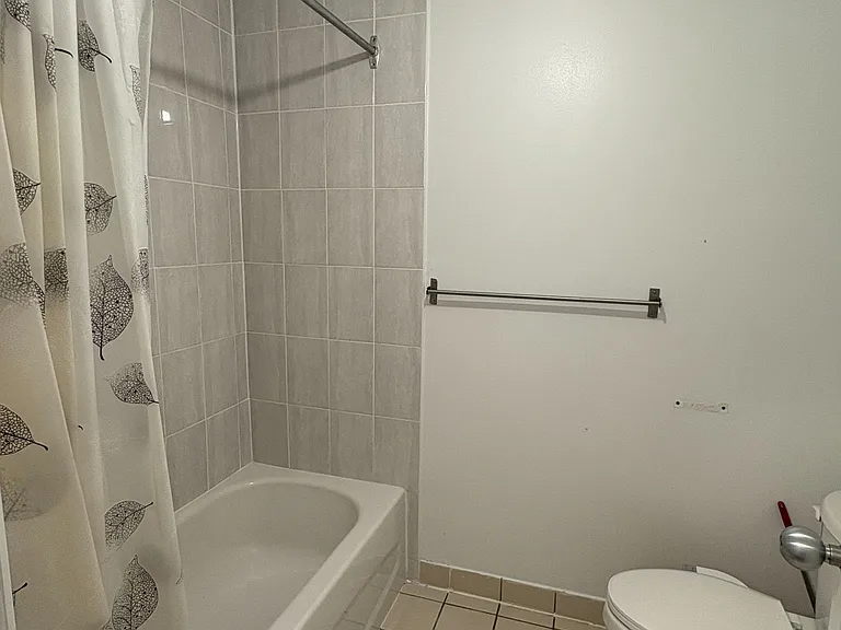 603 Gerrard St E #2 — Photo 8