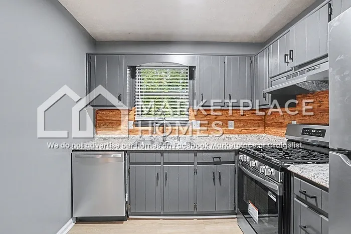 956 Windwood Ct — Photo 6