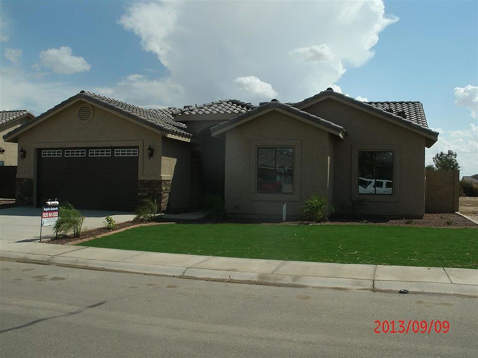 1st image of 460 E 13th St