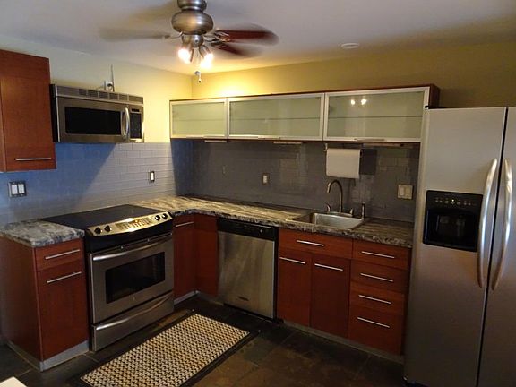 Kitchenw/ new SS appliances