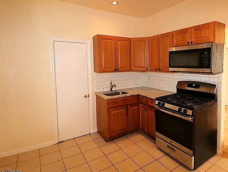 59 Brenner St #2 — Photo 2