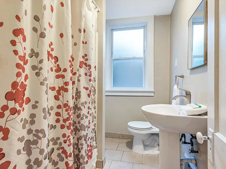 4933 Odell St #1W — Photo 15