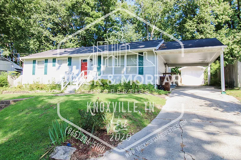 3 bed, 1.0 bath, 1056 sqft, $1,950 — Photo 2