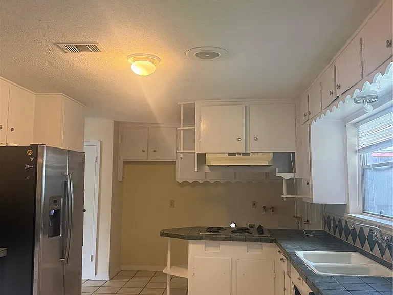 7623 Wilmerdean St — Photo 16