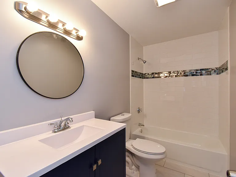 525 Charles St #2 — Photo 14