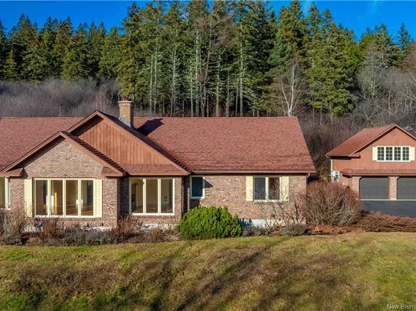 1623 Main St, Hampton, NB E5N 6H2