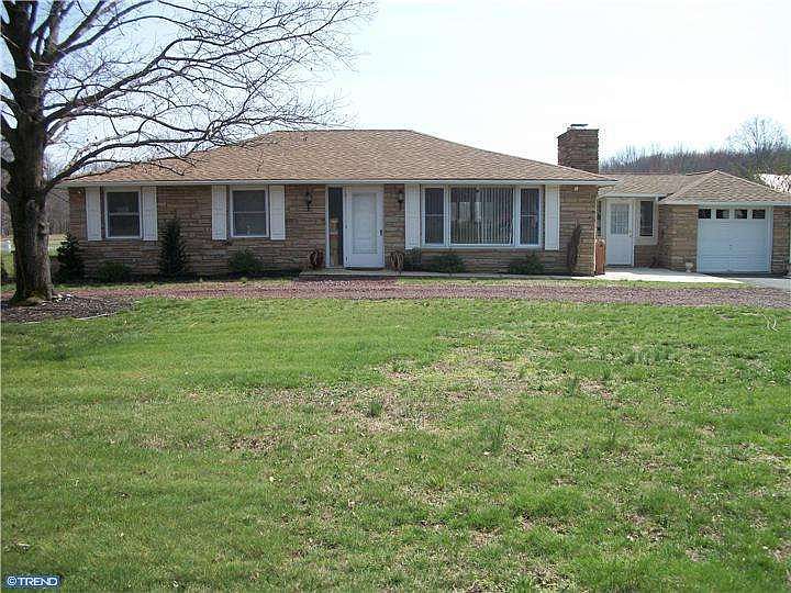 2nd image of 345 Edgebrook Rd