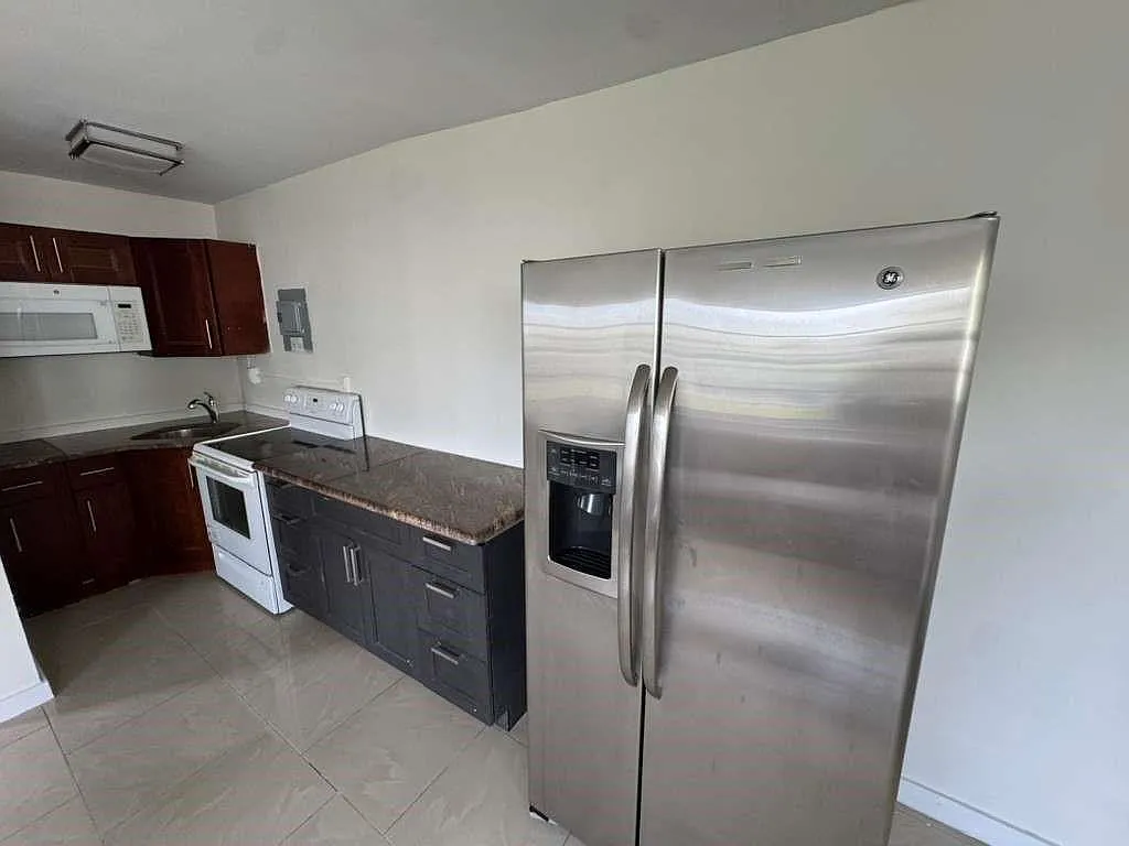 1 bed, 1.0 bath, 973 sqft, $1,500 — Photo 2