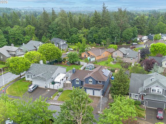 4th image of 748 SE 10th St