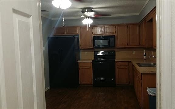 3rd image of 1041 Eastridge Cir