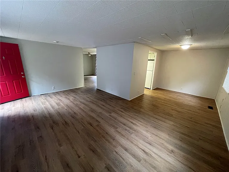 1010 W South Fourth St — Photo 11