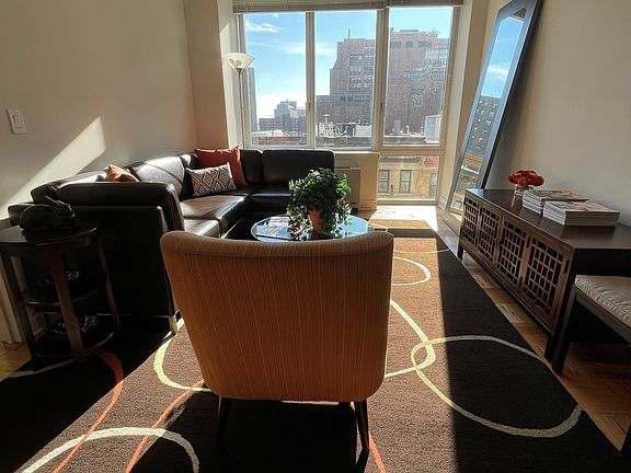4th image of 1510 Lexington Ave APT 9H