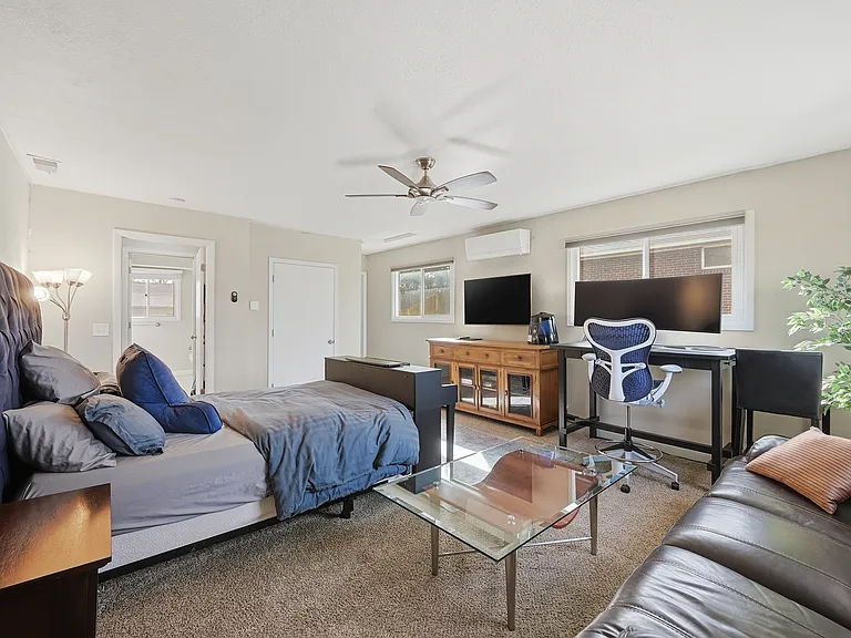 1040 S Fulton St — Photo 20