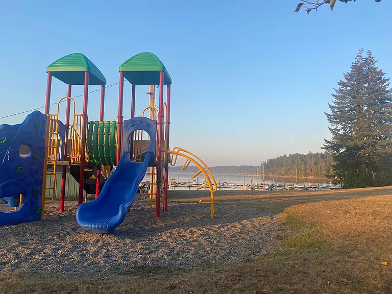 2401 Westwind Dr NW — Photo 11