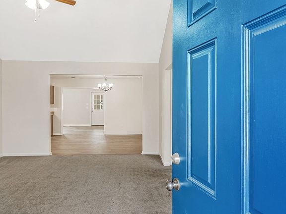 5th image of 111 Blossom Ct