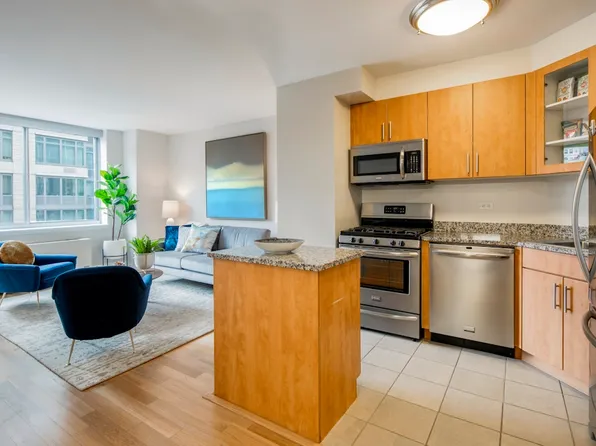 776 Sixth Avenue image 4 of 40