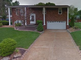 203 Stolze Dr, East Alton, IL 62024
