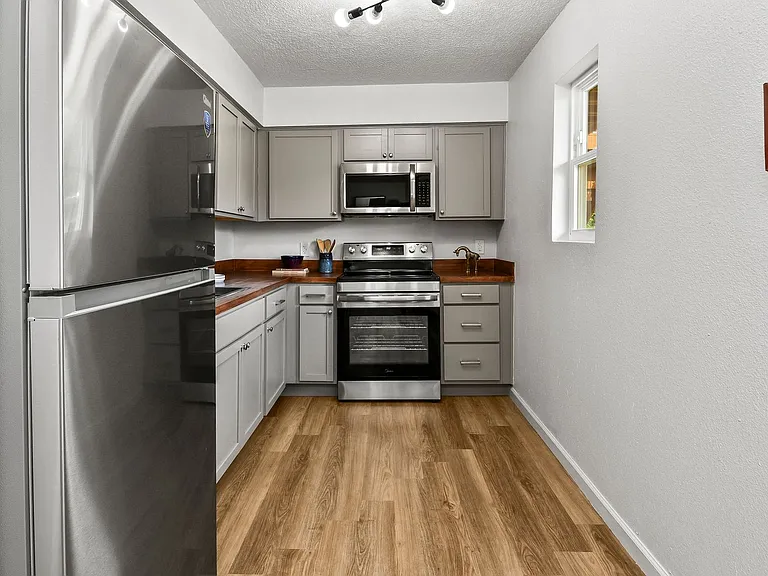 2035 S Florence Ave — Photo 67