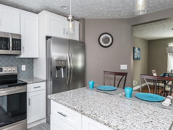 5th image of 340 Beverly Pl