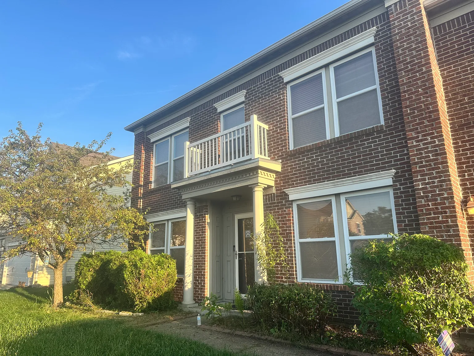 4 bed, 2.5 bath, 3026 sqft, $2,400 — Photo 1