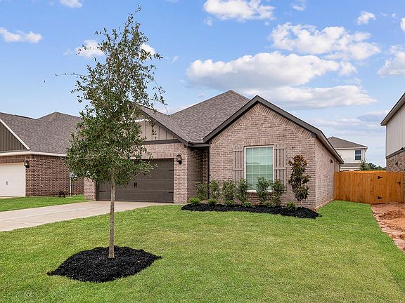 2nd image of 21563 Bluebonnet Bay Dr