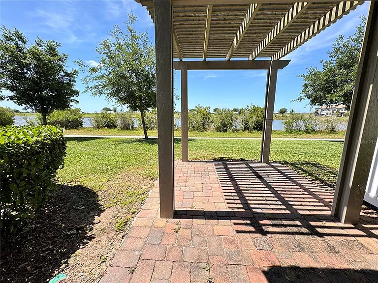1252 Royal Saint George Blvd — Photo 22