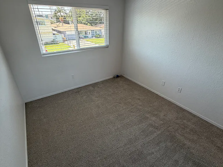 1071 Bonita St #D — Photo 17