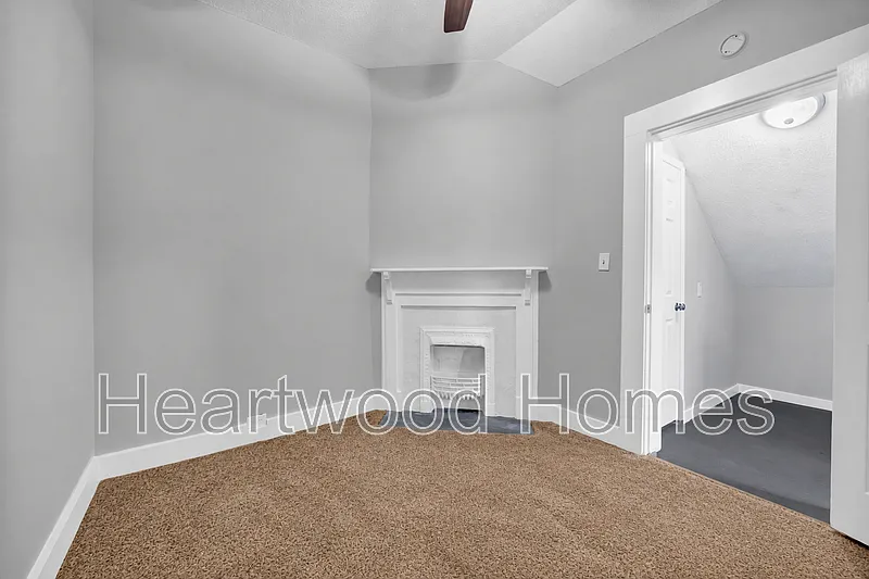 2 bed, 1.0 bath, 1103 sqft, $1,295 — Photo 3
