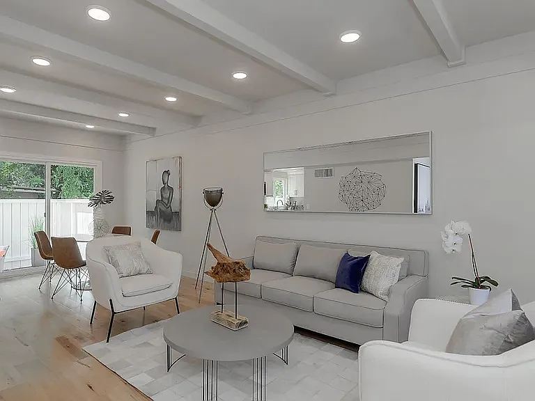 3 bed, 1.5 bath, 1128 sqft, $4,800 — Photo 1