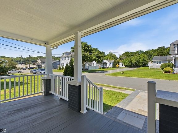 5th image of 14 Meadow Ave