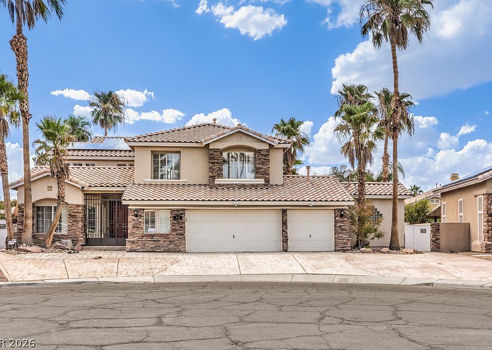 1st image of 255 El Camino Verde St